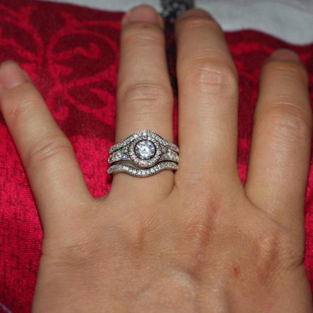NEW 18K White Gold Diamond Halo 3 PC Ring Set - Picture 6 of 7